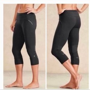 Athleta Relay Capri Cropped Leggings | Grey | Medium